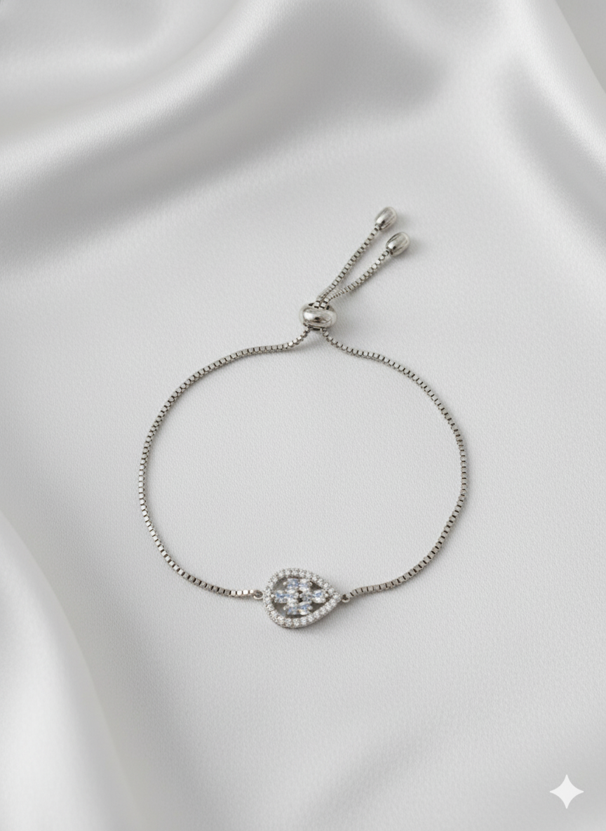 “White Drop” Beyaz Taşlı Damla Formlu Zirkon Kadın Bileklik Habos Store