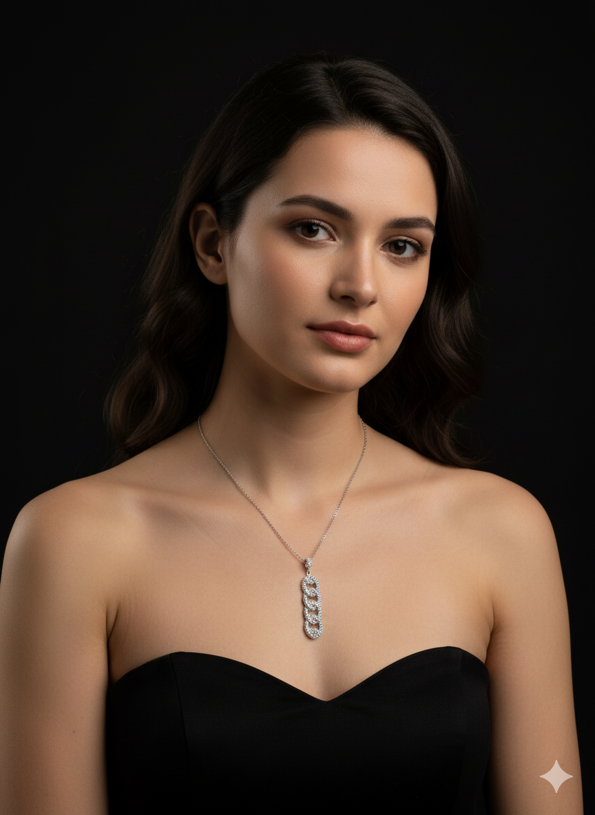 “Silver Glow” Parıltılı İç İçe Geçmiş Halka Detaylı Gümüş Renkli Paslanmaz Çelik Kolye Habos Store