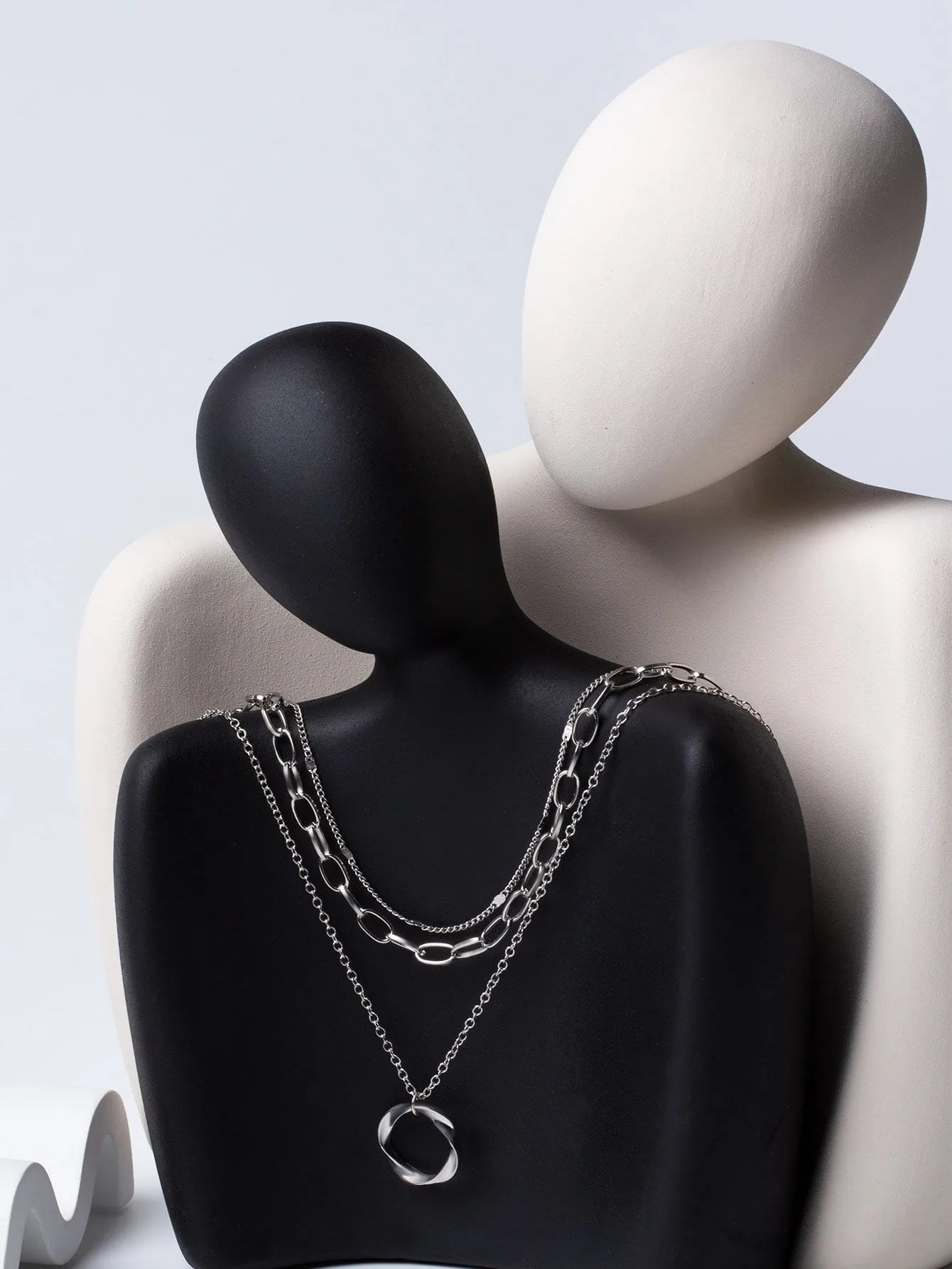 “Silver Circle” Gümüş Renkli 3 Zincirli Yuvarlak Kolye Habos Store