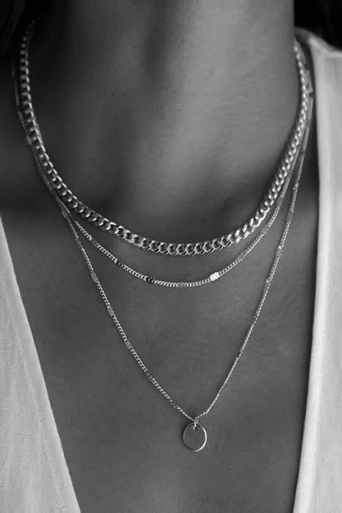 “Elegant Layers” Üç Katmanlı Gümüş Renkli Kolye Habos Store