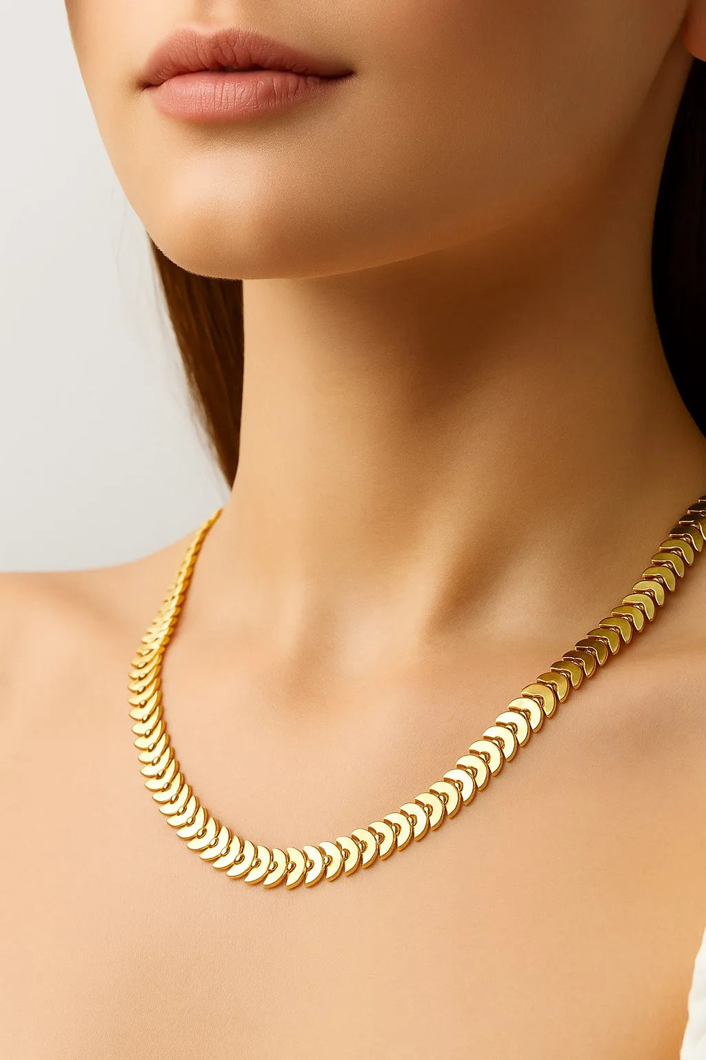 “Golden Clover” Altın Renkli Yonca Çiçeği Paslanmaz Çelik Kolye Habos Store